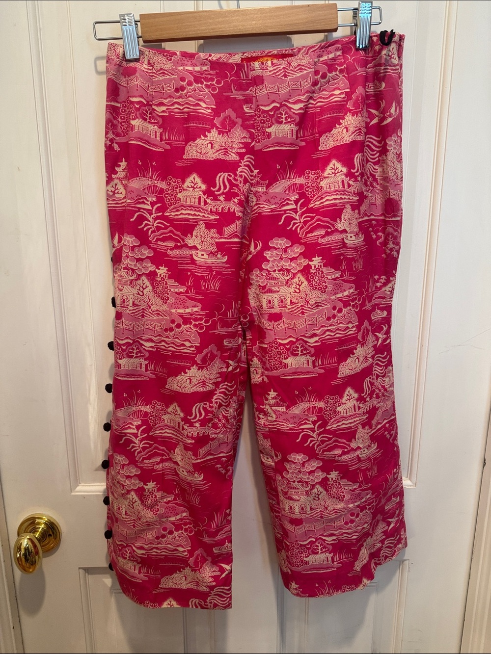 Shanghai Tang pink and white cropped pants made in China